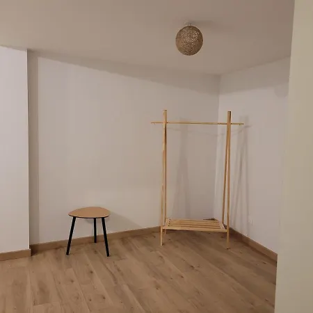 2 Centre